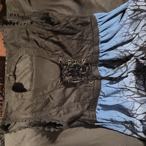 Alice in wonderland tea dress - Picture 3 of 4